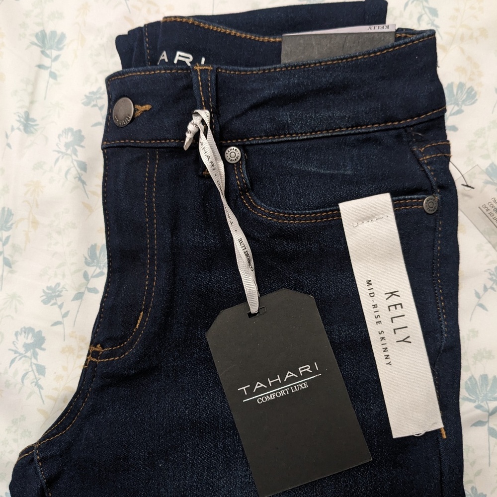 NWT Skinny Jeans women's size 27/4